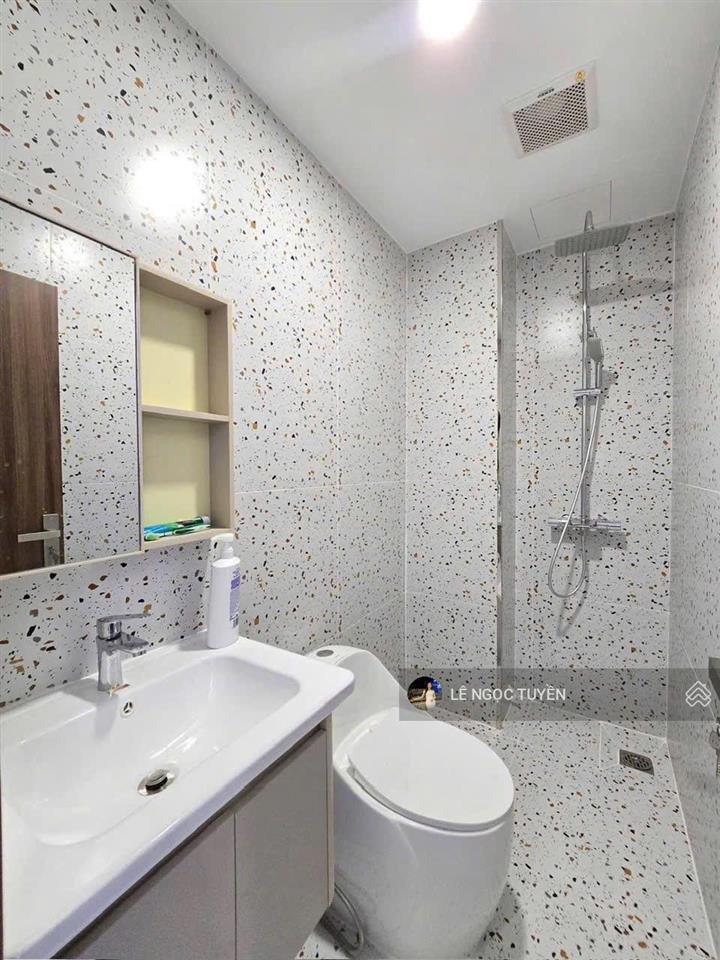 Nhà đường 12m giá 6.89 tỷ gần ngã 4 ga, chợ cầu đồng. xây mới