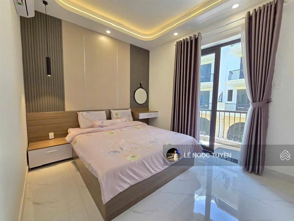 Nhà đường 12m giá 6.89 tỷ gần ngã 4 ga, chợ cầu đồng. xây mới