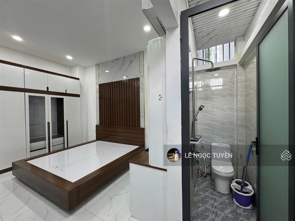 Căn hộ dịch vụ mới đẹp full nội thất có bảo vệ, gần trường đh nguyễn tất thành