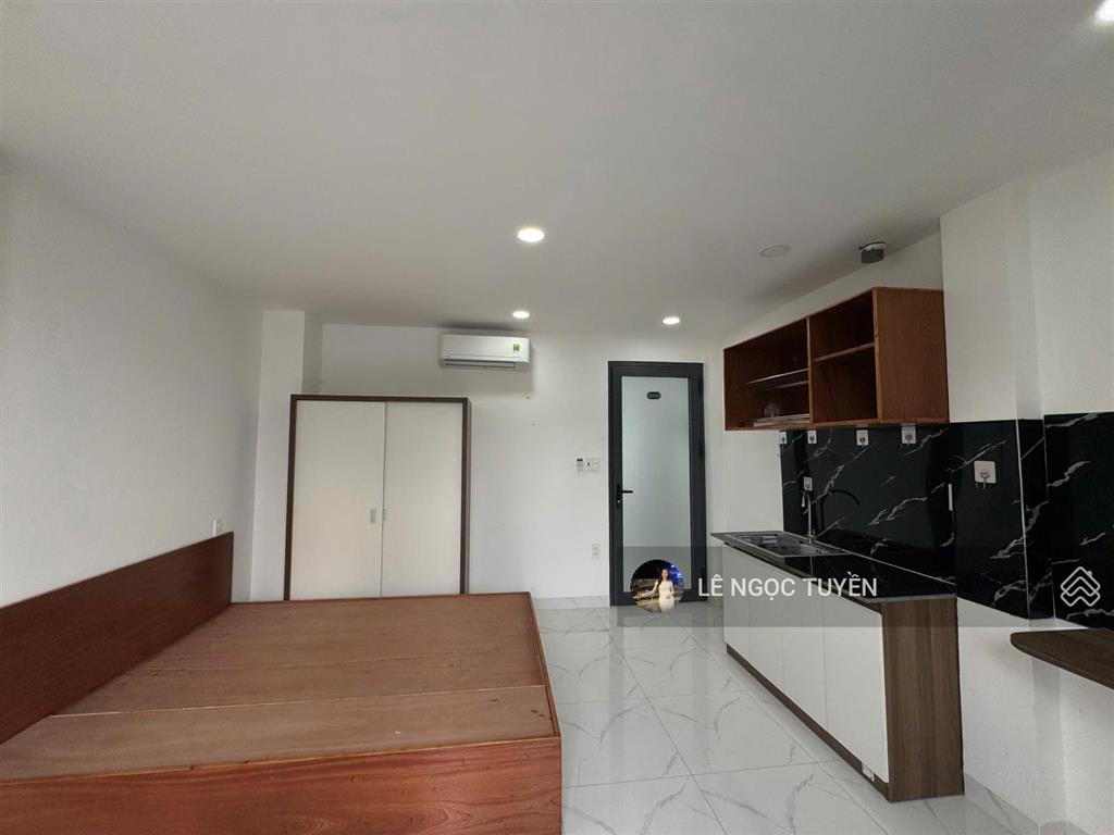 Căn hộ dịch vụ mới đẹp full nội thất có bảo vệ, gần trường đh nguyễn tất thành