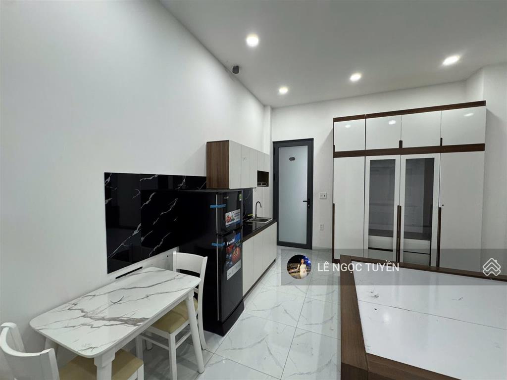 Căn hộ dịch vụ mới đẹp full nội thất có bảo vệ, gần trường đh nguyễn tất thành