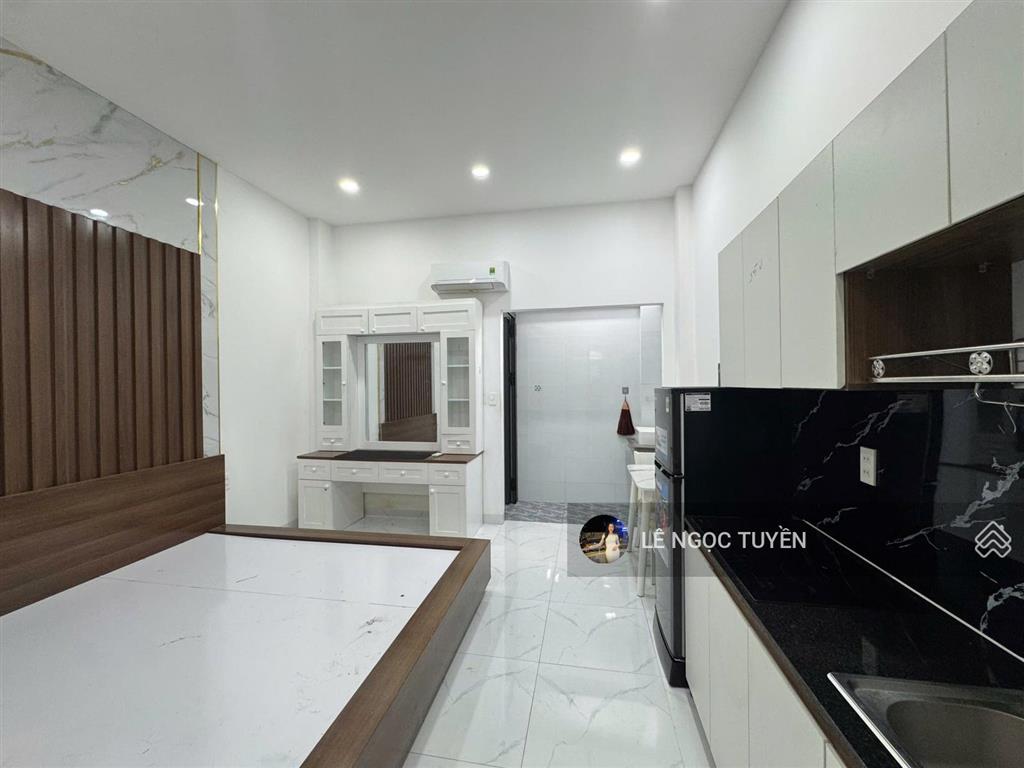 Căn hộ dịch vụ mới đẹp full nội thất có bảo vệ, gần trường đh nguyễn tất thành