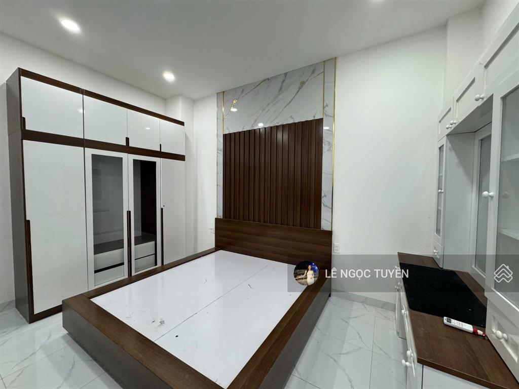 Căn hộ dịch vụ mới đẹp full nội thất có bảo vệ, gần trường đh nguyễn tất thành