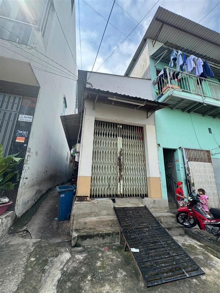 Bán dãy nhà trọ 5 phòng đường hương lộ 2 4x20m vuông vức, giá ưu đãi 5,9 tỷ, 80 m2