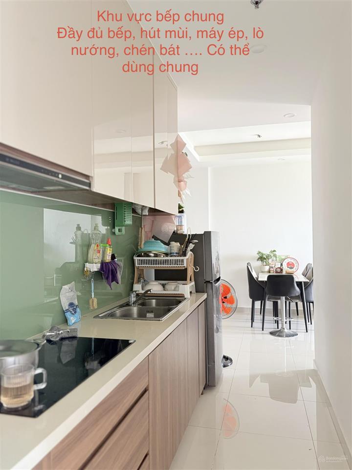 Cần chia sẻ lại 1 phòng toilet riêng trong căn hộ 2pn  2wc cực thoáng đẹp đường đào trí
