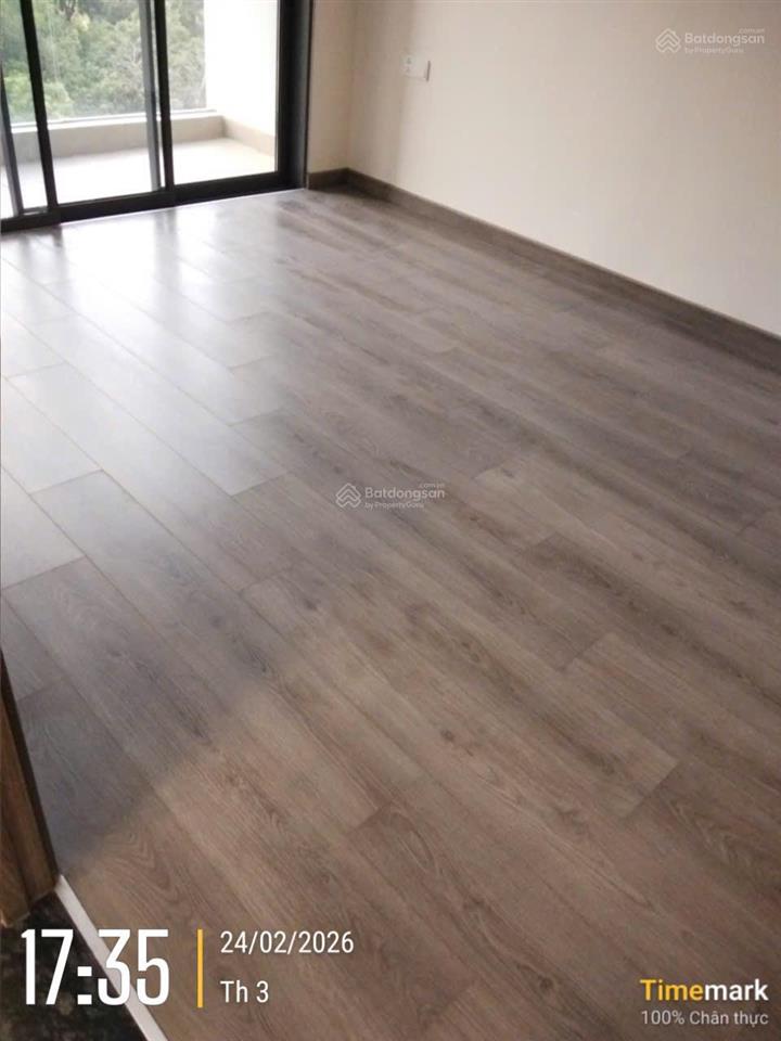 Cho thuê nhanh căn 3pn  3 vệ sinh (121m2) diamond centery, đã có sẵn máy lạnh, bếp.