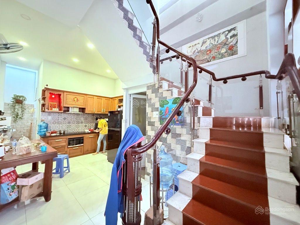 Nhà tân phú, hẻm 8m, ngay chợ sơn kỳ, siêu thị aeon, 4x16, 3 tầng giá hơn 8 tỷ