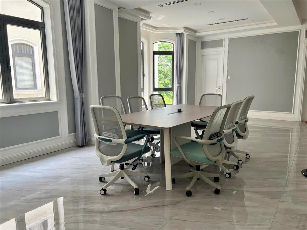 Cho thuê căn biệt thự song lập victoria 200m2 hầm+4 tầng full nội thất  70tr/th