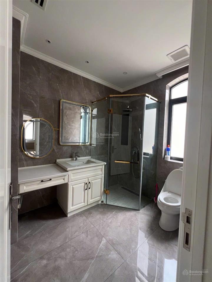 Cho thuê căn biệt thự song lập victoria 200m2 hầm+4 tầng full nội thất  70tr/th