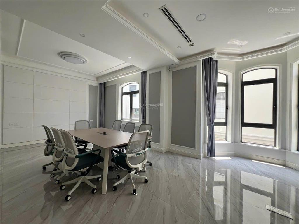 Cho thuê căn biệt thự song lập victoria 200m2 hầm+4 tầng full nội thất  70tr/th