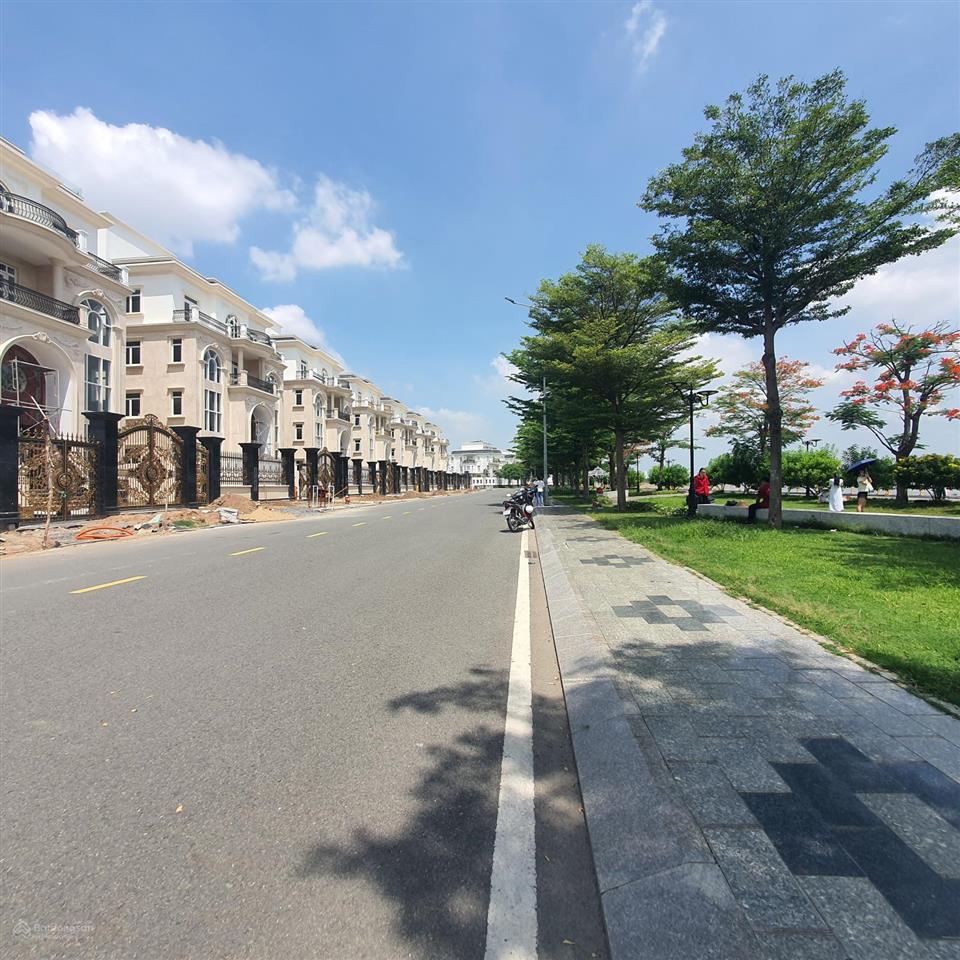 Bán lô đất vip biệt thự view sông 15x30m, liền kề khu đô thị vạn phúc