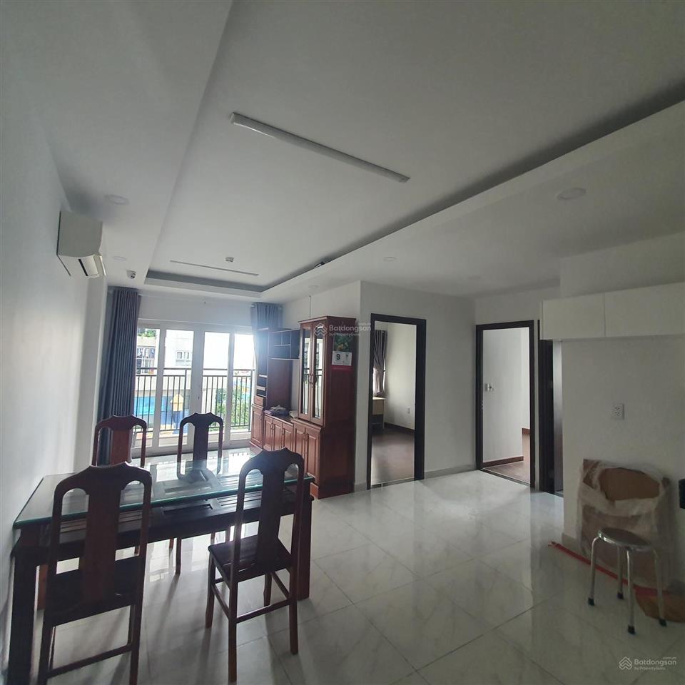 Cần cho thuê căn hộ 3 phòng ngủ, nhà mới vào ở ngay