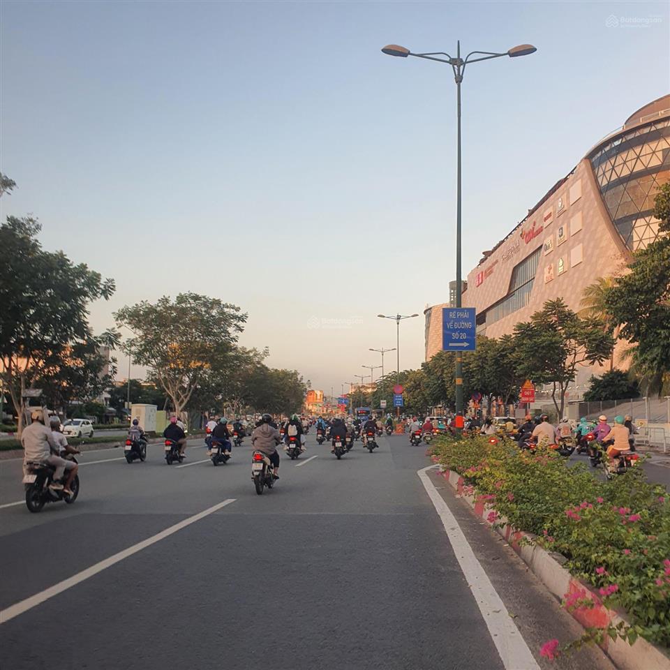 Bán đất đẹp tại phạm văn đồng, 2200m2, giá thỏa thuận, nhiều tiện ích