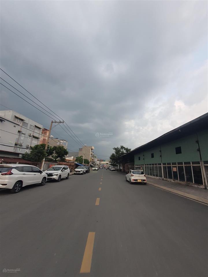 Siêu phẩm giá đầu tư dt 20x20m đường nhựa 12m ngay trung tâm bình triệu, trường đại học luật
