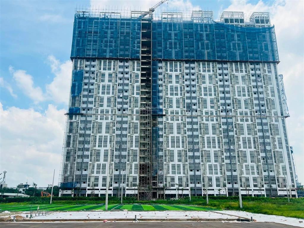 Căn góc tầng trung đẹp, cc citi grand giá 3,29 tỷ, 57m2,2pn,2wc view q1&công viên. giao nhà t12/26
