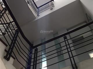 Bán nhà 110m2 tại hẻm xe hơi, có sân rộng đậu xe, đi 30m ra quốc lộ 13, đón đầu mở rộng