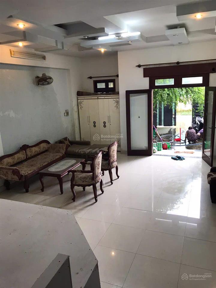 Bán nhà 110m2 tại hẻm xe hơi, có sân rộng đậu xe, đi 30m ra quốc lộ 13, đón đầu mở rộng