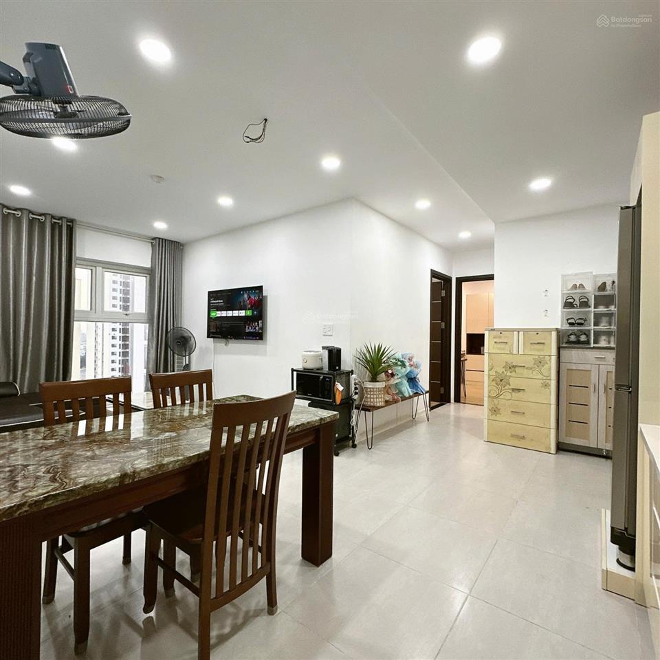 Bán biệt thự quận 5 ngay nguyễn chí thanh 8 x 20 nhà 3 lầu thang máy