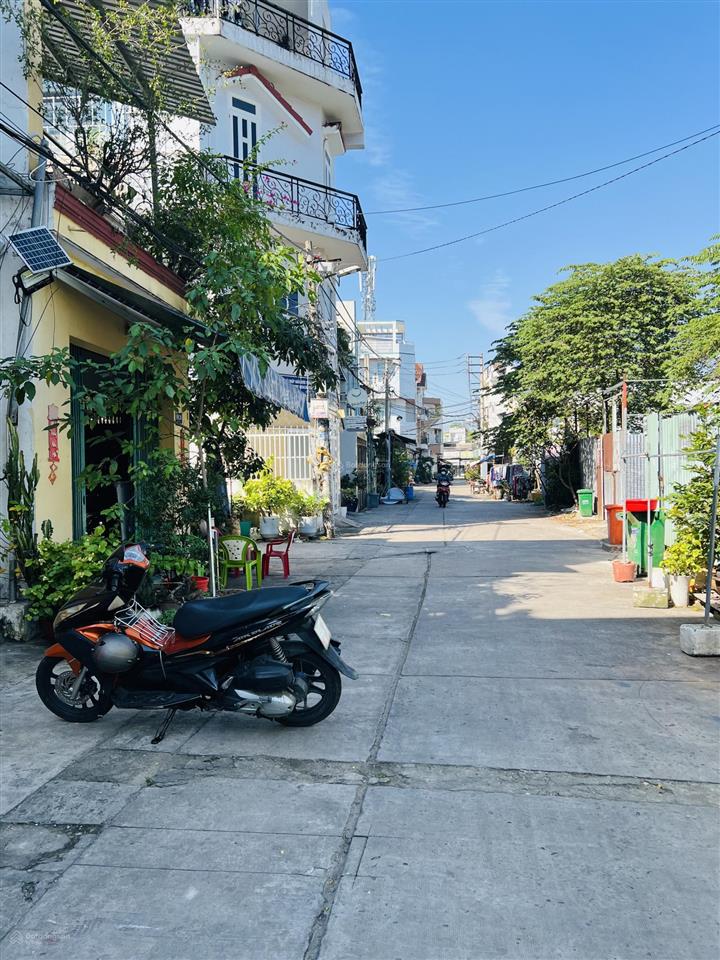 Cạnh hương lộ 2, 1 trệt 3 lầu 78.9m2, full nt đẹp, 7.8 tỷ. đường 6.5 m