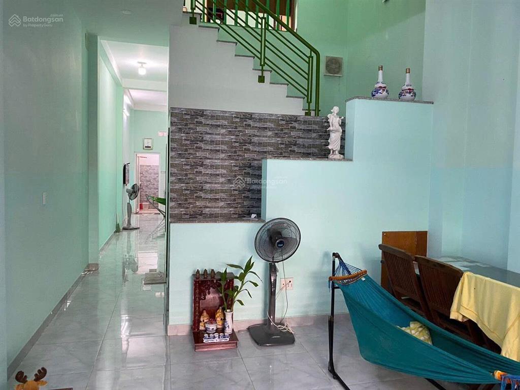 Cho thuê nhà 3 tầng có sân đậu xe hơi ngay trung tâm phường phú hữu