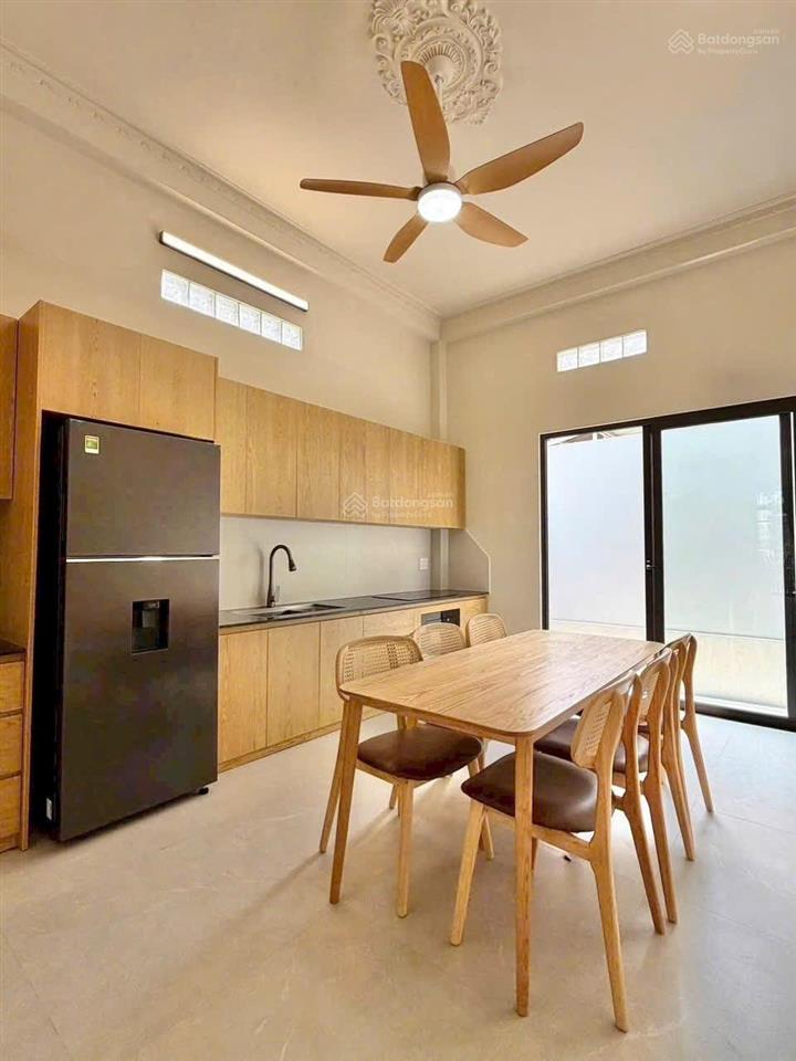 Bán nhà mặt tiền đường gần nguyễn duy trinh giá 9,2 tỷ sân đậu oto