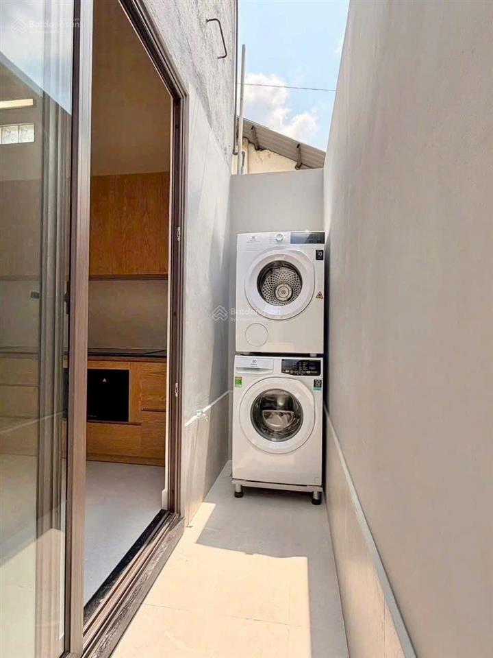Bán nhà mặt tiền đường gần nguyễn duy trinh giá 9,2 tỷ sân đậu oto