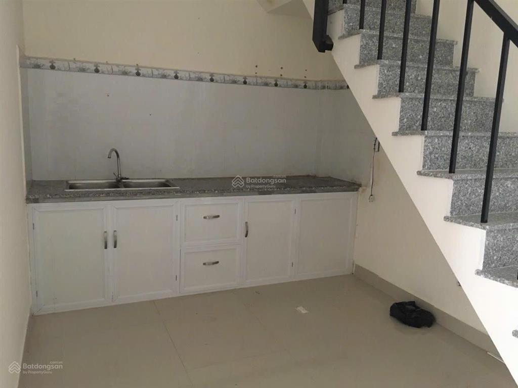 Bán nhà 2 lầu trung tâm phường long trường giá 4,2 tỷ diện tích đất 56m2