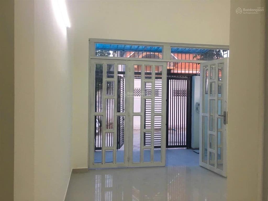 Bán nhà 2 lầu trung tâm phường long trường giá 4,2 tỷ diện tích đất 56m2