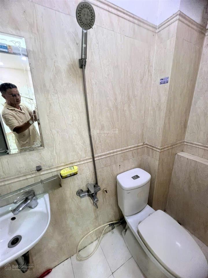 Chính chủ cho thuê nhà hẻm 1 trệt 2 lầu có 3 phòng ngủ rộng rãi, 3wc thích hợp ở gần ủy ban q2 cũ
