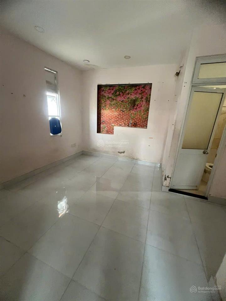 Chính chủ cho thuê nhà hẻm 1 trệt 2 lầu có 3 phòng ngủ rộng rãi, 3wc thích hợp ở gần ủy ban q2 cũ