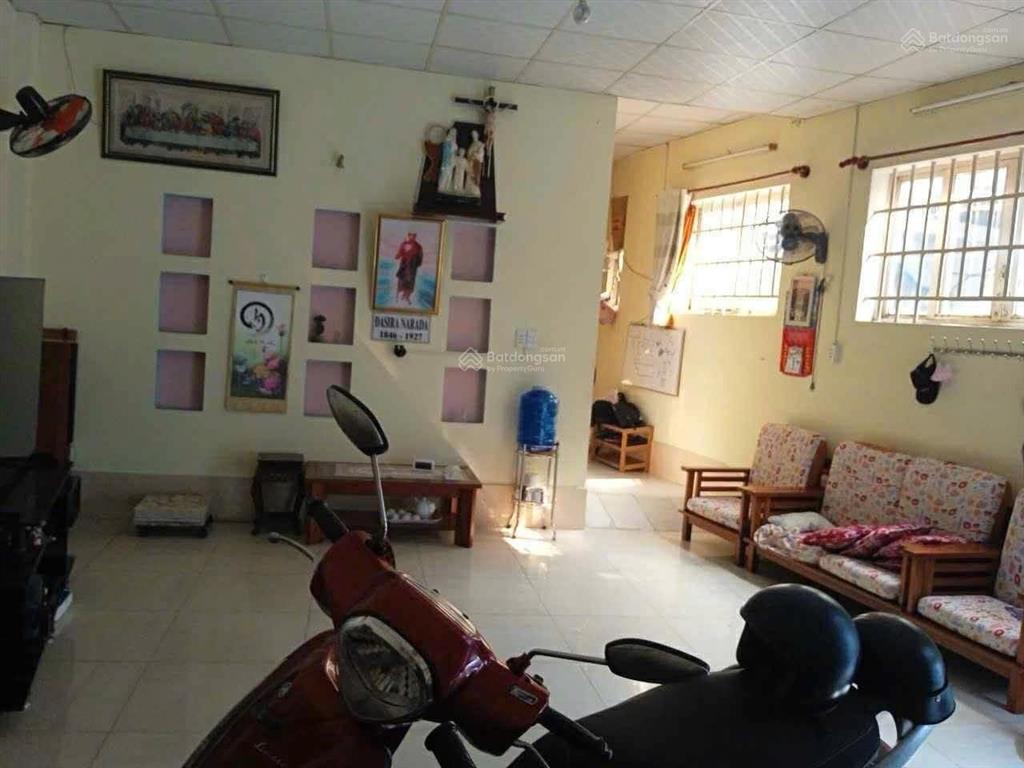 Chính chủ gửi bán nhà cấp 4 diện tích 102 m2 ngang 4,5m hẻm xe hơi gần cầu giồng  nguyễn thị định