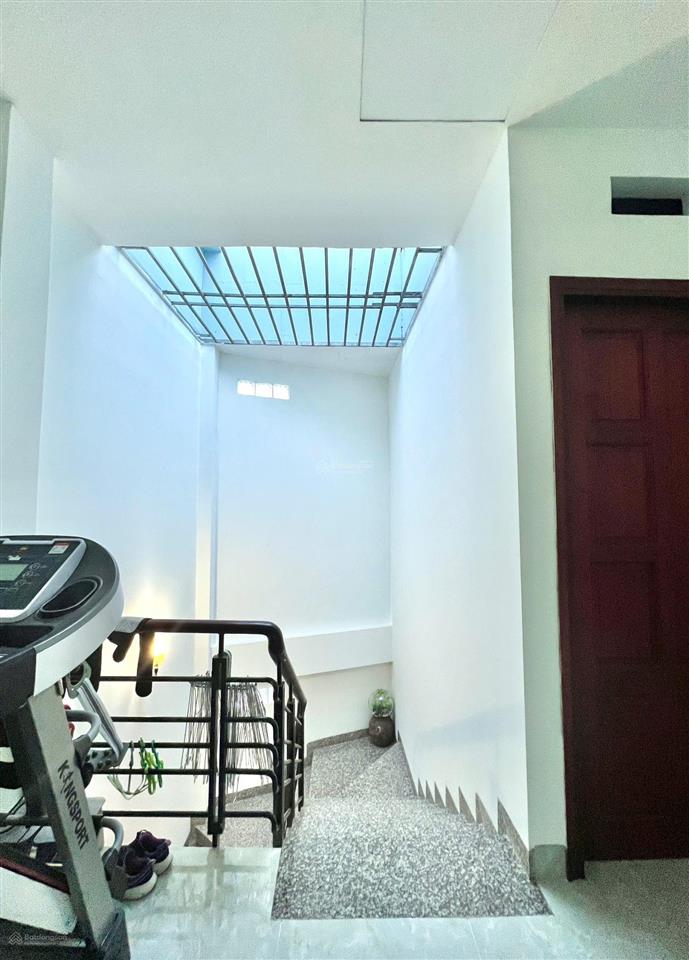 Chính chủ bán nhà 3 tầng gần lê văn thịnh, nội thất cao cấp giá 7,5 tỷ