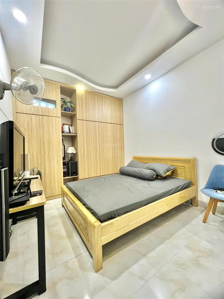 Chính chủ bán nhà 3 tầng gần lê văn thịnh, nội thất cao cấp giá 7,5 tỷ