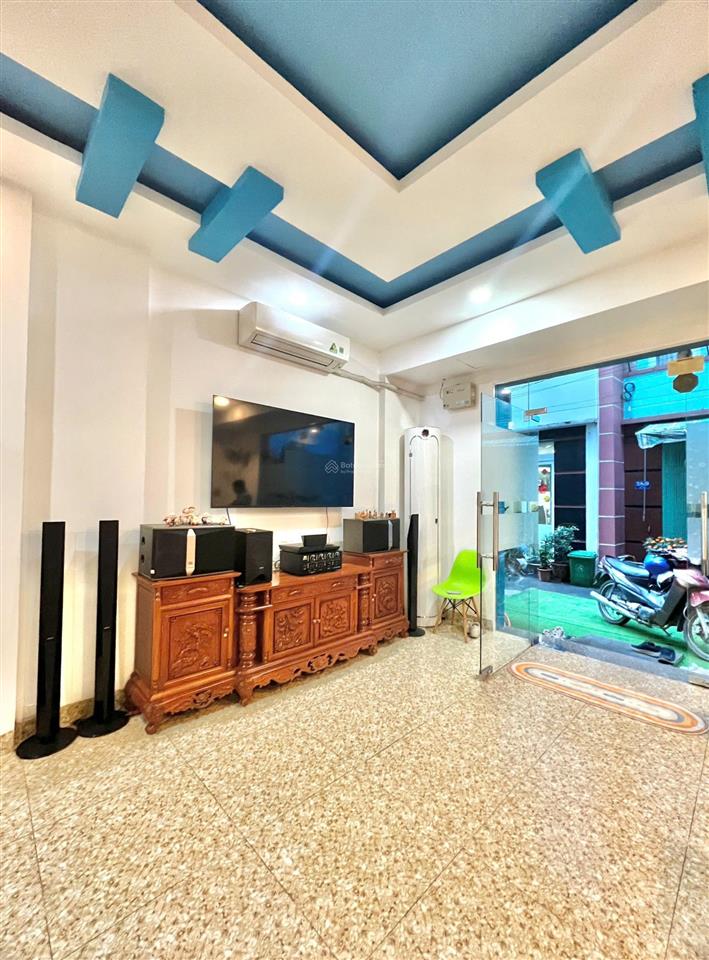 Chính chủ bán nhà 3 tầng gần lê văn thịnh, nội thất cao cấp giá 7,5 tỷ