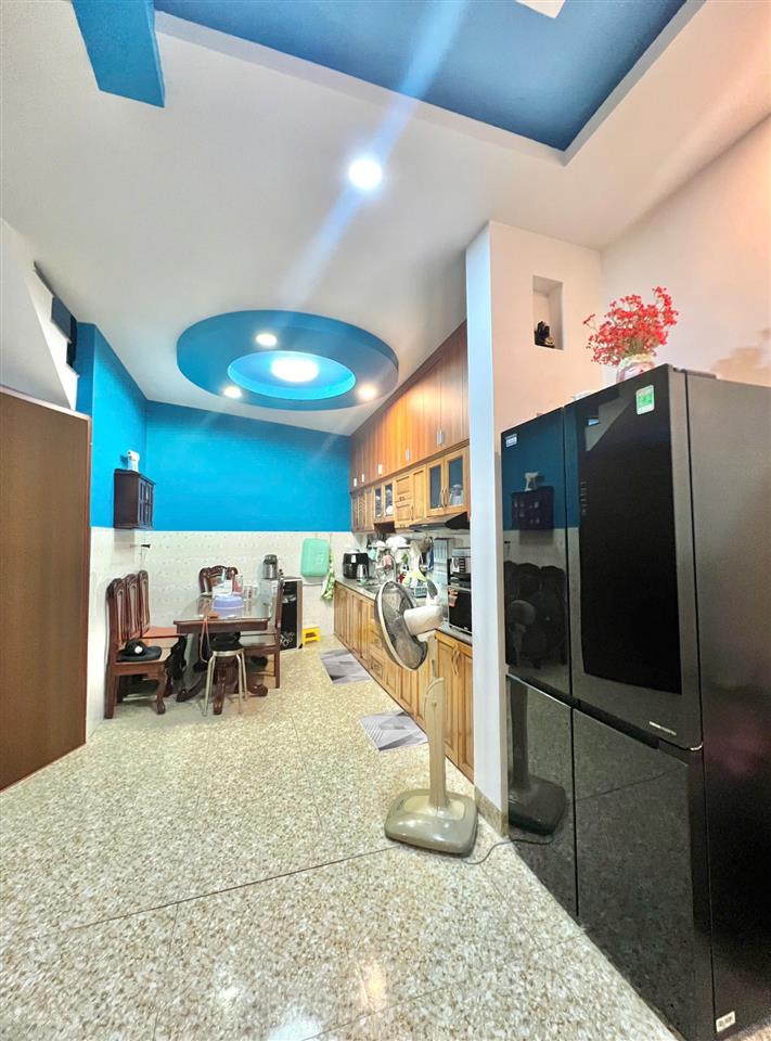 Chính chủ bán nhà 3 tầng gần lê văn thịnh, nội thất cao cấp giá 7,5 tỷ
