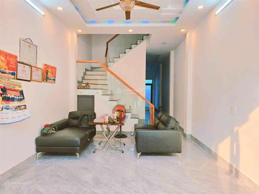 Bán nhà hẻm xe hơi 3 lầu mới xây có 4 phòng ngủ ngay gần trường mầm non