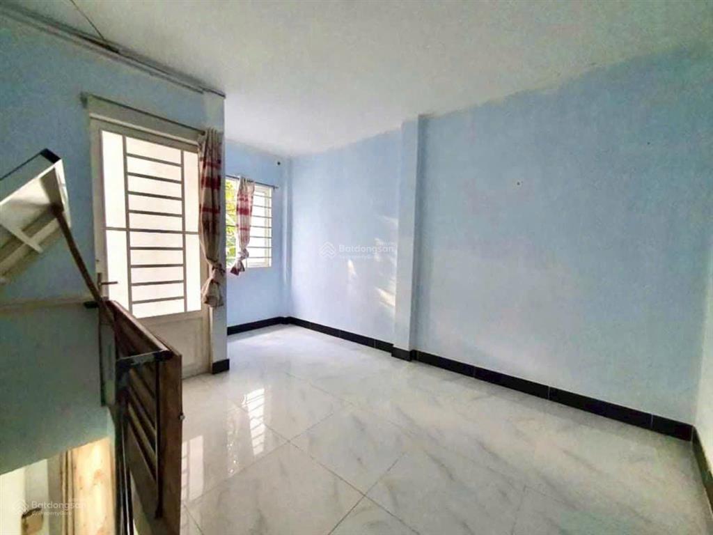 Chính chủ gửi bán nhà 2 lầu ngay trung tâm quận 2, sổ hồng riêng giá 2 tỷ