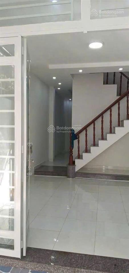 Chính chủ gửi bán nhà 3 tầng gần trường mầm non, tiểu học, công viên phú hữu giá 5,2 tỷ