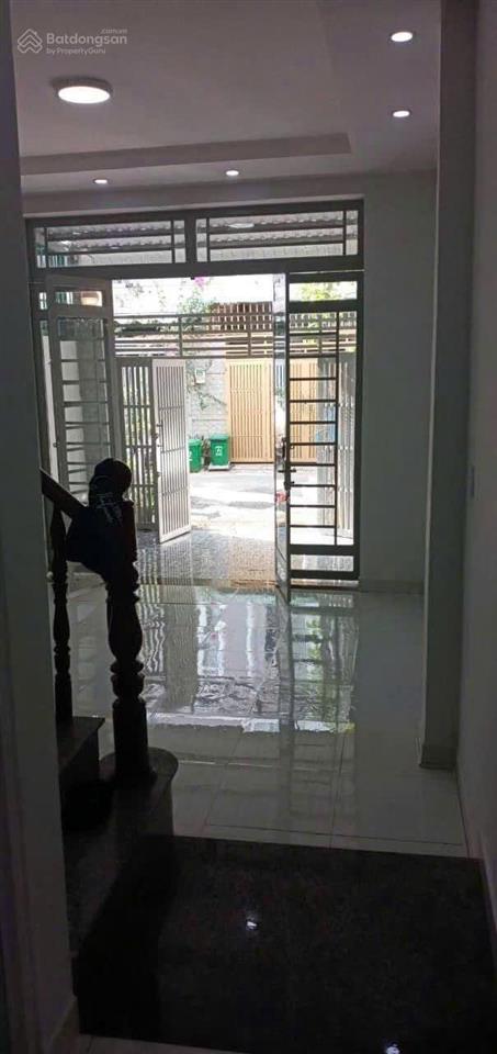 Chính chủ gửi bán nhà 3 tầng gần trường mầm non, tiểu học, công viên phú hữu giá 5,2 tỷ