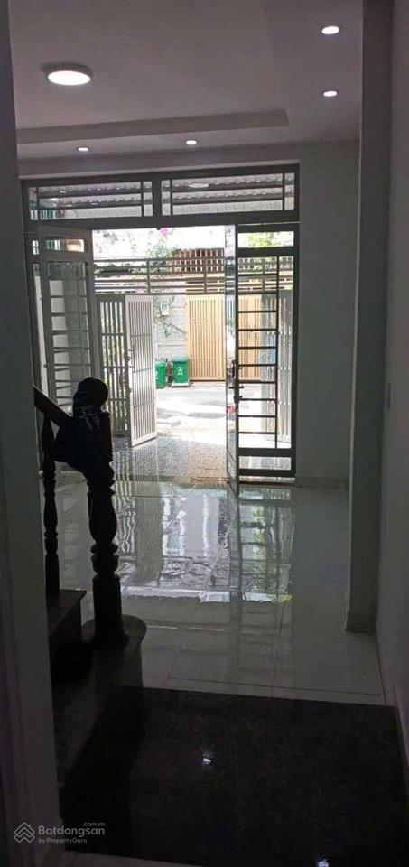 Chính chủ gửi bán nhà 3 tầng gần trường mầm non, tiểu học, công viên phú hữu giá 5,2 tỷ