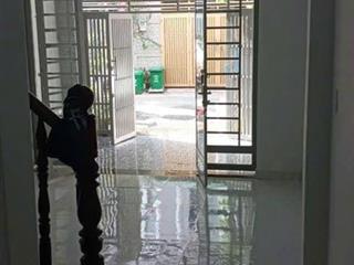 Chính chủ gửi bán nhà 3 tầng gần trường mầm non, tiểu học, công viên phú hữu giá 5,2 tỷ
