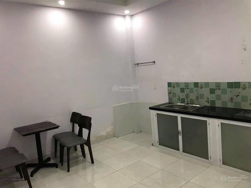 Chính chủ gửi bán nhà 3 tầng gần trường mầm non, tiểu học, công viên phú hữu giá 5,2 tỷ