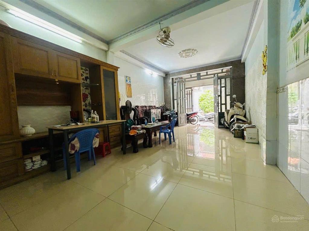 Bán nhà 2 lầu gần trần não giá 10,95 tỷ