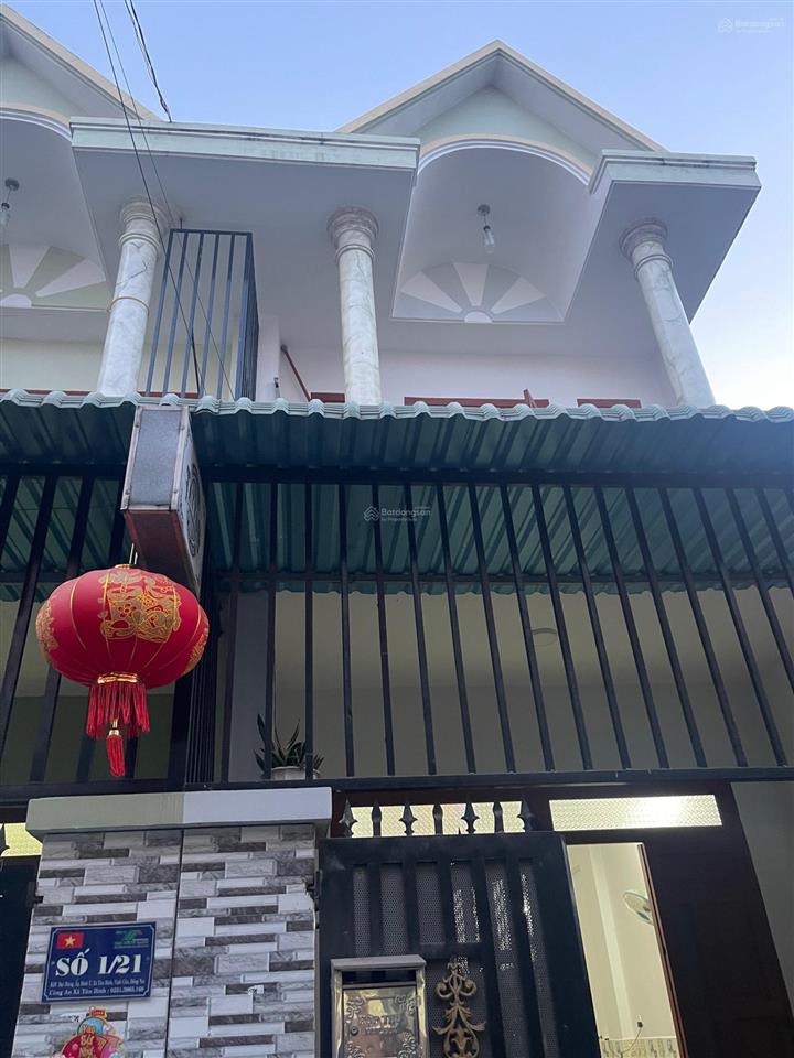 Nhà xây 1 trệt 1 lửng giáp khu công nghiệp thạnh phú cần bán gấp, nhà đẹp thổ cư 100% chính chủ bán