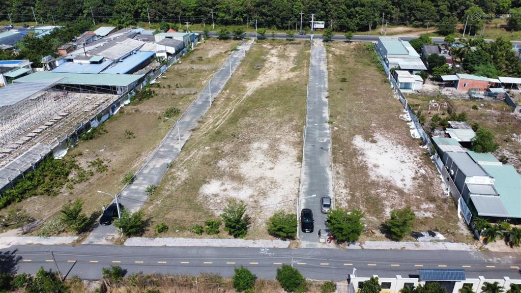Chính chủ kẹt tiền bán lô đất đường ven biển giá 1.2 tỷ, 125m2 thổ cư 100% cho vay 1 tỷ luôn
