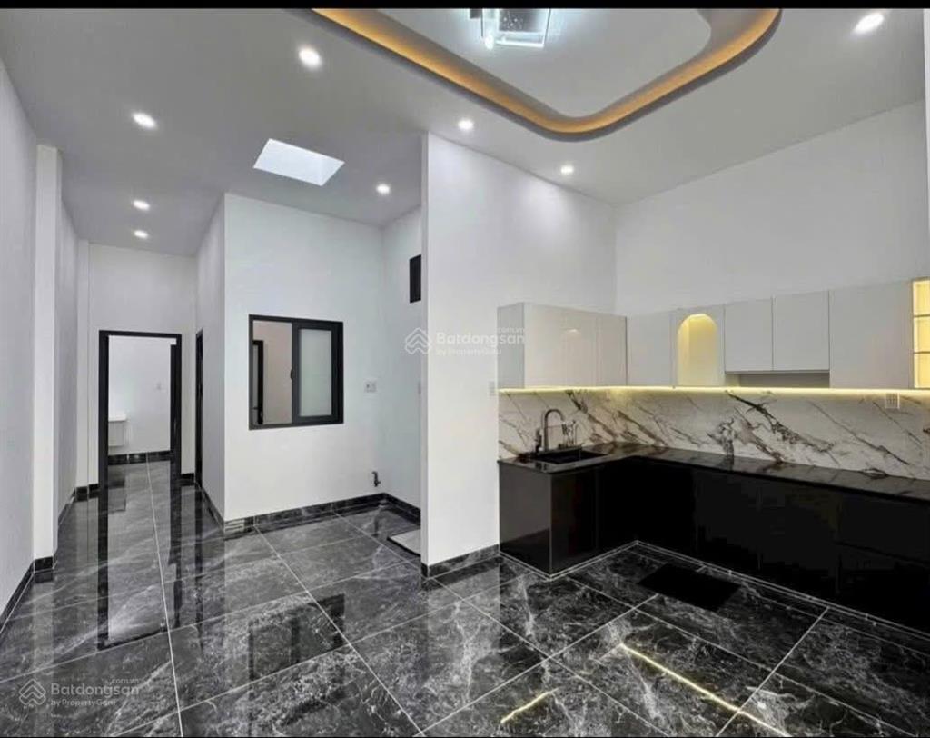 Cần 300 triệu để sở hữu nhà trong hình, vị trí nhà nằm sát bên tân phong cũ, giá quá rẻ. 0937 024 ***