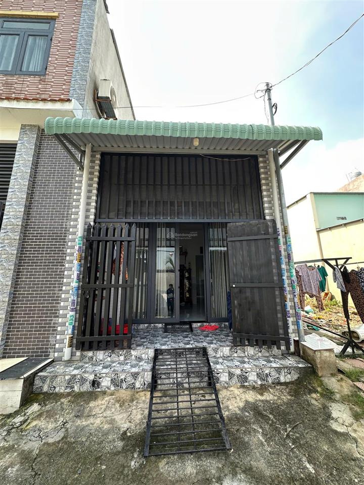 Chính chủ cần bán nhà cấp 4 xây dựng kiên cố, diện tích 4x14m đường xe hơi di chuyển giá 1 tỷ