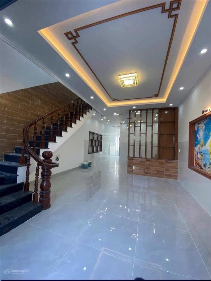 Cần bán căn nhà 1 trệt 1 lầu, hiện tại rẻ hơn thị trường 800 triệu, diện tích 65m2 full thổ cư