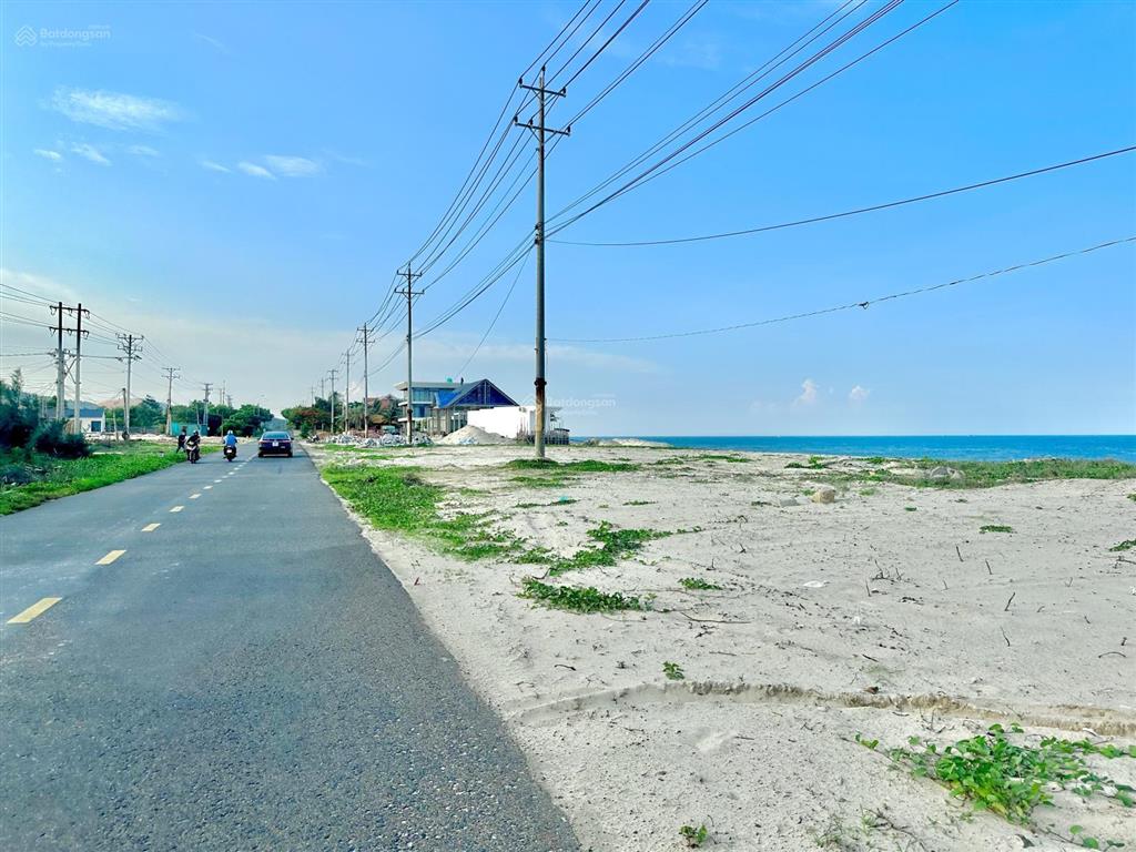 Bán đất gần biển kê gà, bãi tắm đẹp giá lại quá rẻ so với khu vực kê gà bình thuận 1300m2 sẵn 200tc