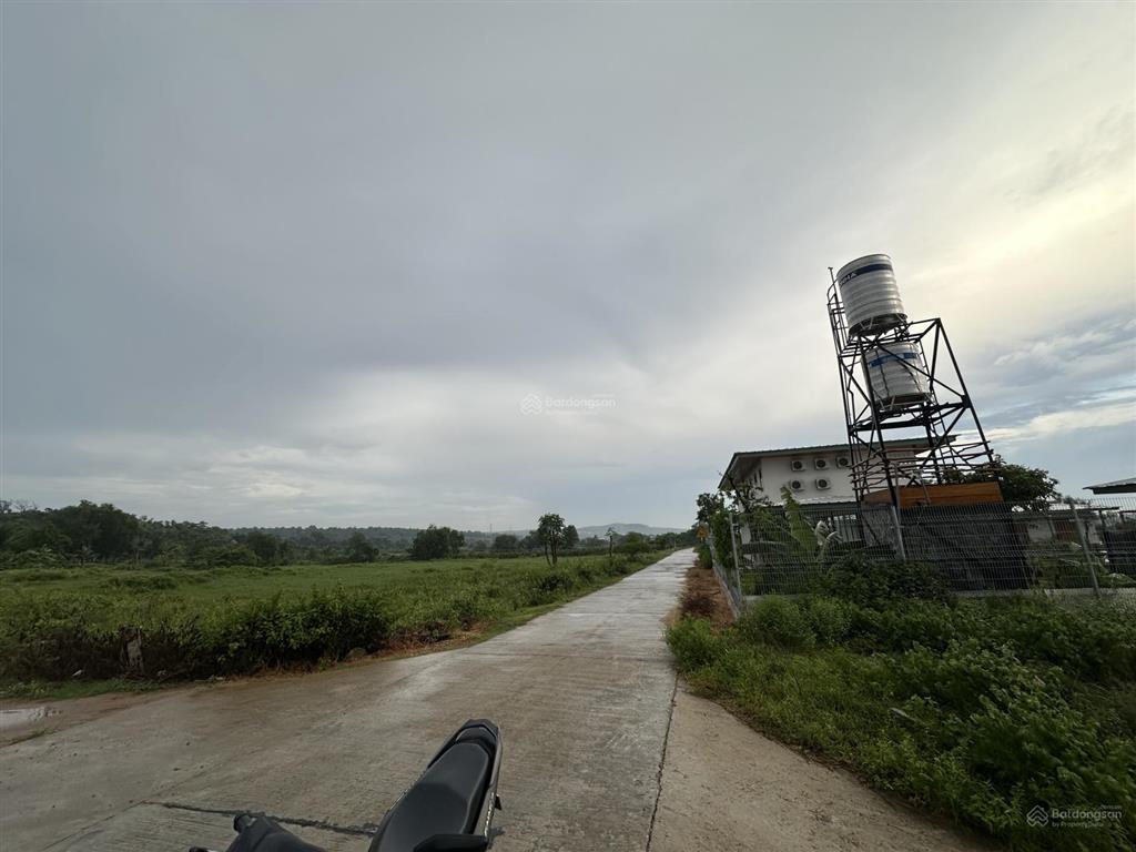 Muốn sở hữu đất có thể nhìn thấy view biển kê gà, quá đơn giản. chỉ 330 triệu có ngay thôi ạ!!!